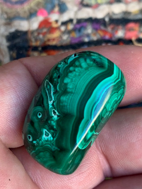 Malachite, tumbled stone of 34 mm x 24 x 21 - 36.3 gr.