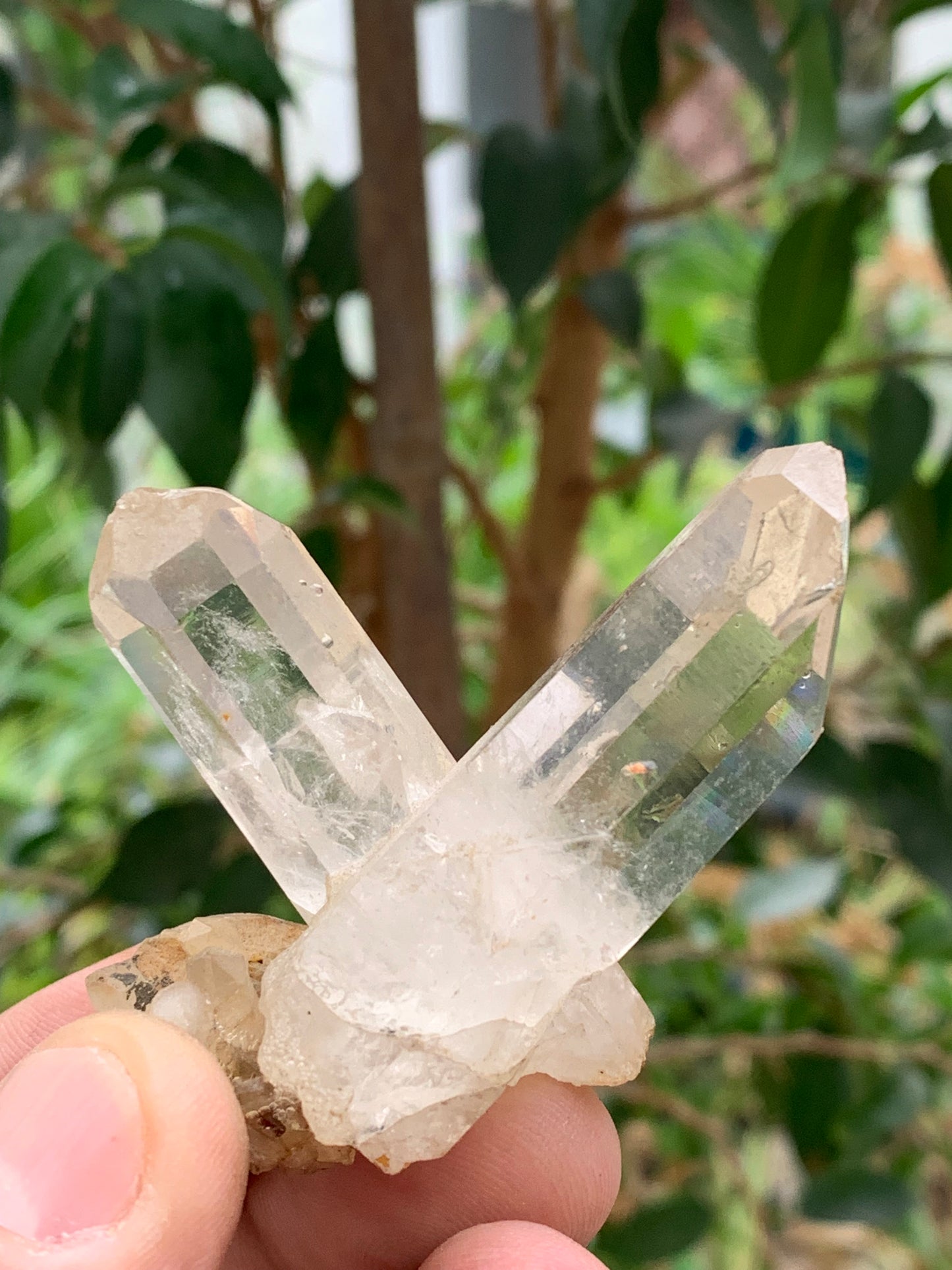 Cristal de Roche - Double pointe laser naturelle - ± 48 de haut x 50 de large x 32 mm d'épaisseur - 43,4 gr. !