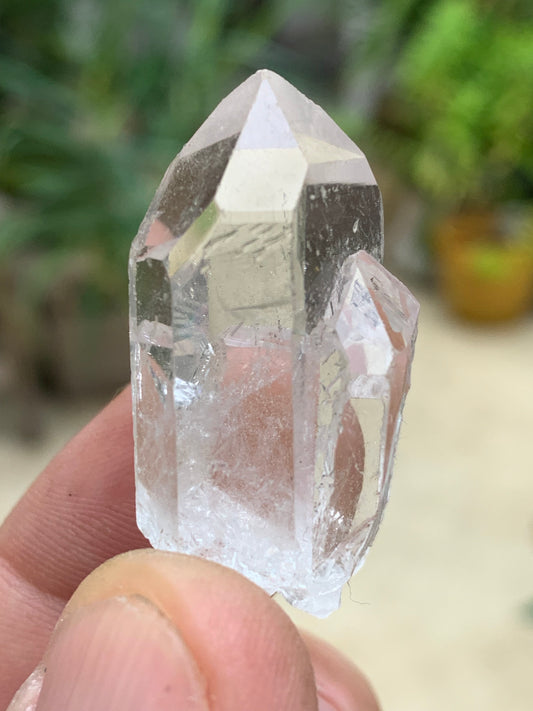 Cristal de Roche – Cristaux naturels jumelés – ±37 mm de haut × 22 × 18 – 16,10 gr. !