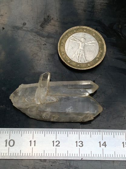 Cristal de Roche – Cristaux naturels jumelés – ± 41 mm de haut × 22 × 10 – 9 gr. !