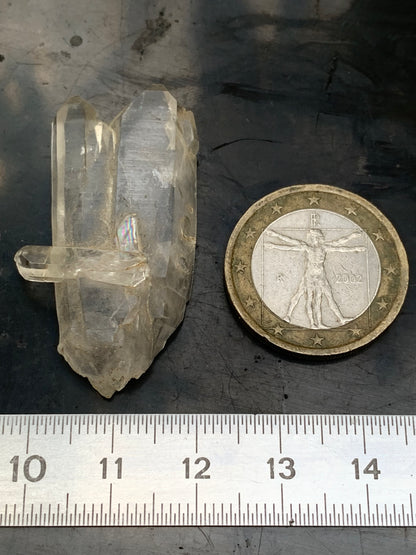 Cristal de Roche – Cristaux naturels jumelés – ± 41 mm de haut × 22 × 10 – 9 gr. !