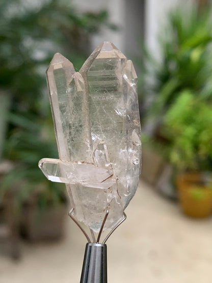 Cristal de Roche – Cristaux naturels jumelés – ± 41 mm de haut × 22 × 10 – 9 gr. !