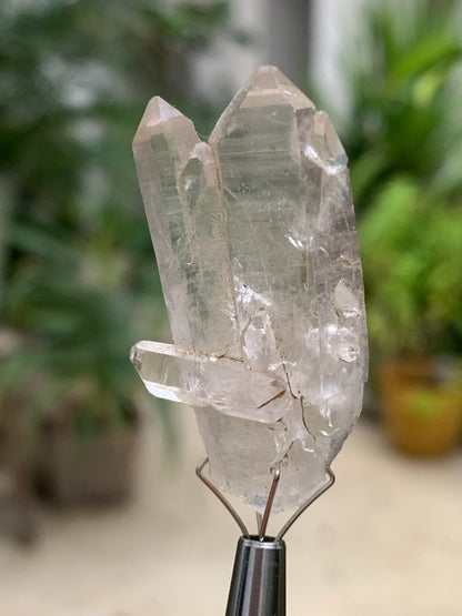 Cristal de Roche – Cristaux naturels jumelés – ± 41 mm de haut × 22 × 10 – 9 gr. !