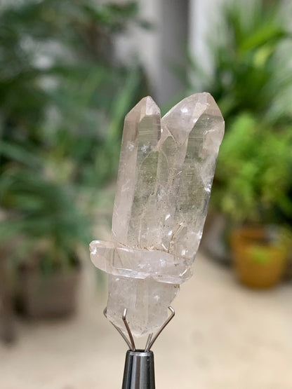 Cristal de Roche – Cristaux naturels jumelés – ± 41 mm de haut × 22 × 10 – 9 gr. !