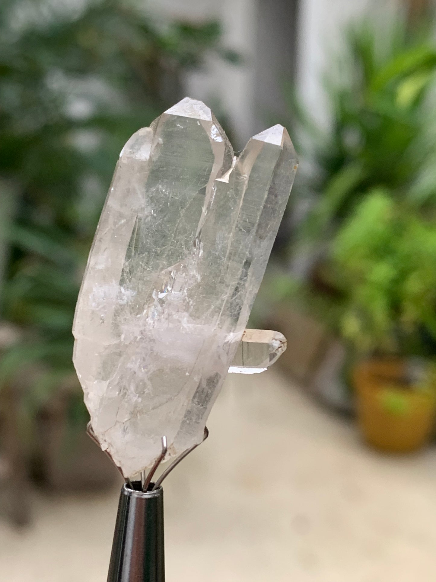 Cristal de Roche – Cristaux naturels jumelés – ± 41 mm de haut × 22 × 10 – 9 gr. !