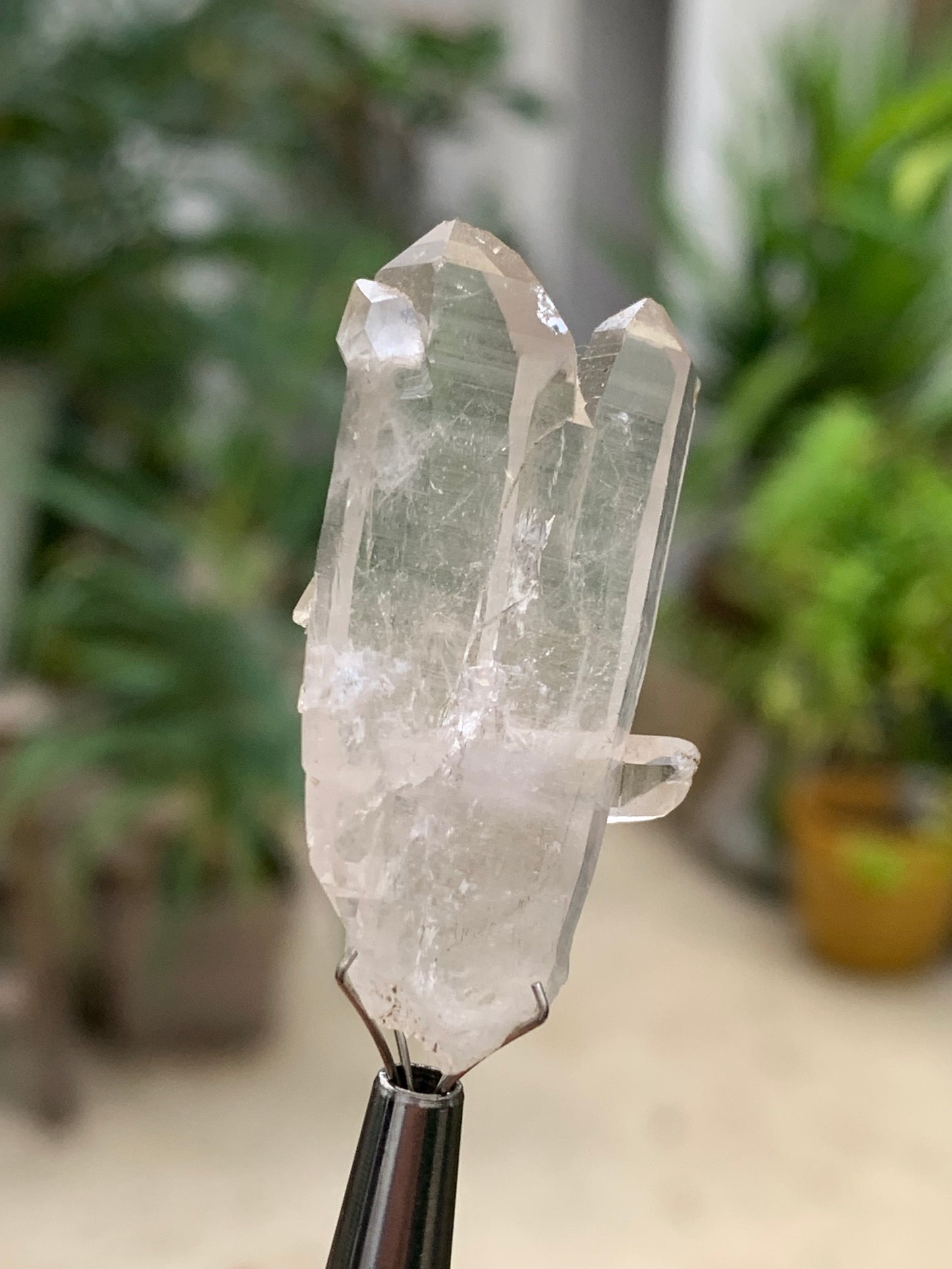 Cristal de Roche – Cristaux naturels jumelés – ± 41 mm de haut × 22 × 10 – 9 gr. !