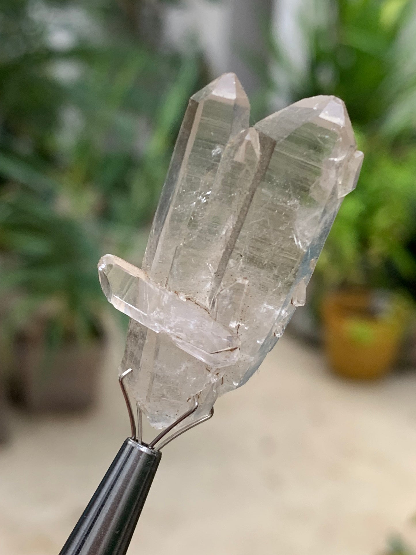 Cristal de Roche – Cristaux naturels jumelés – ± 41 mm de haut × 22 × 10 – 9 gr. !