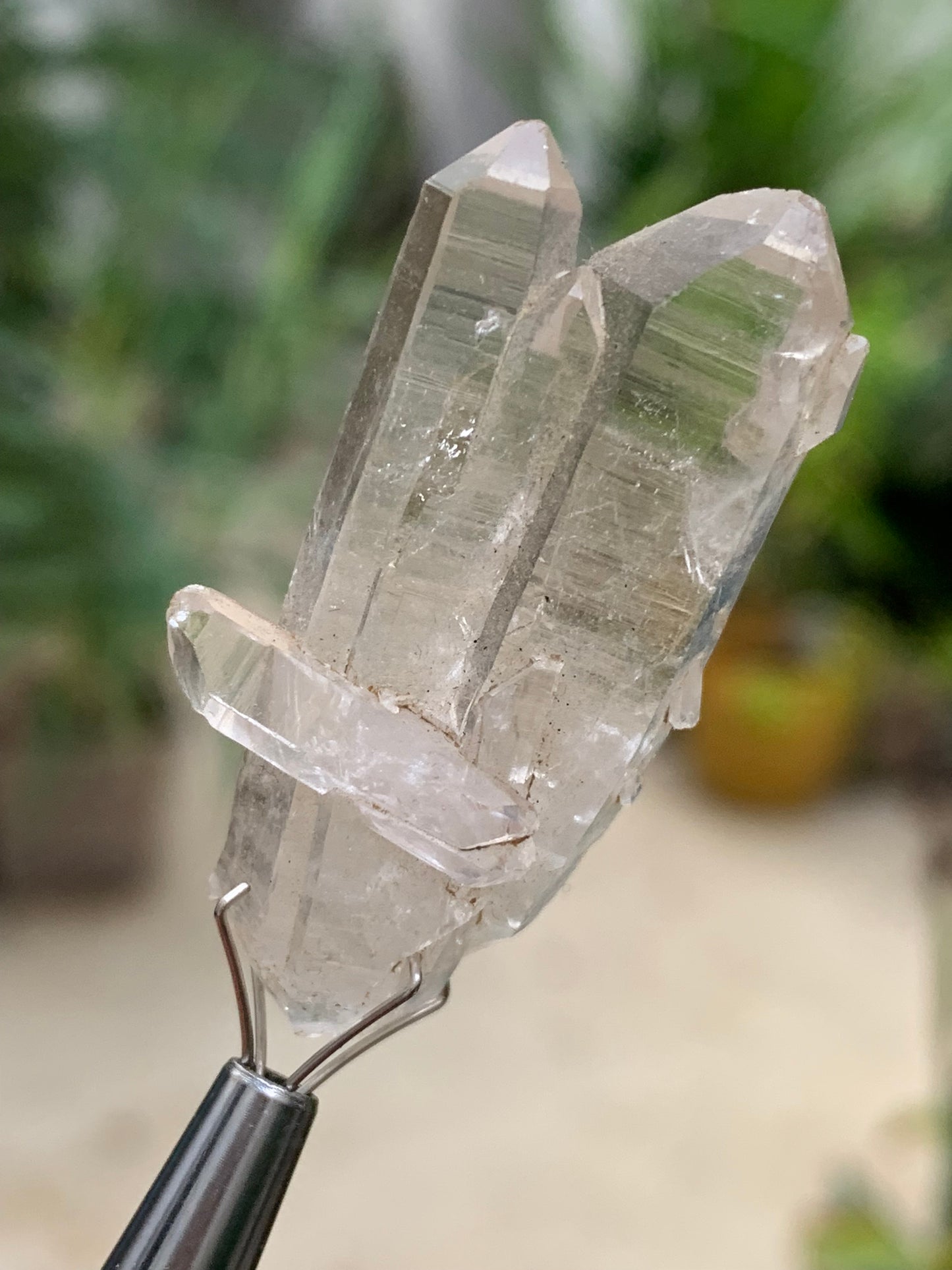 Cristal de Roche – Cristaux naturels jumelés – ± 41 mm de haut × 22 × 10 – 9 gr. !