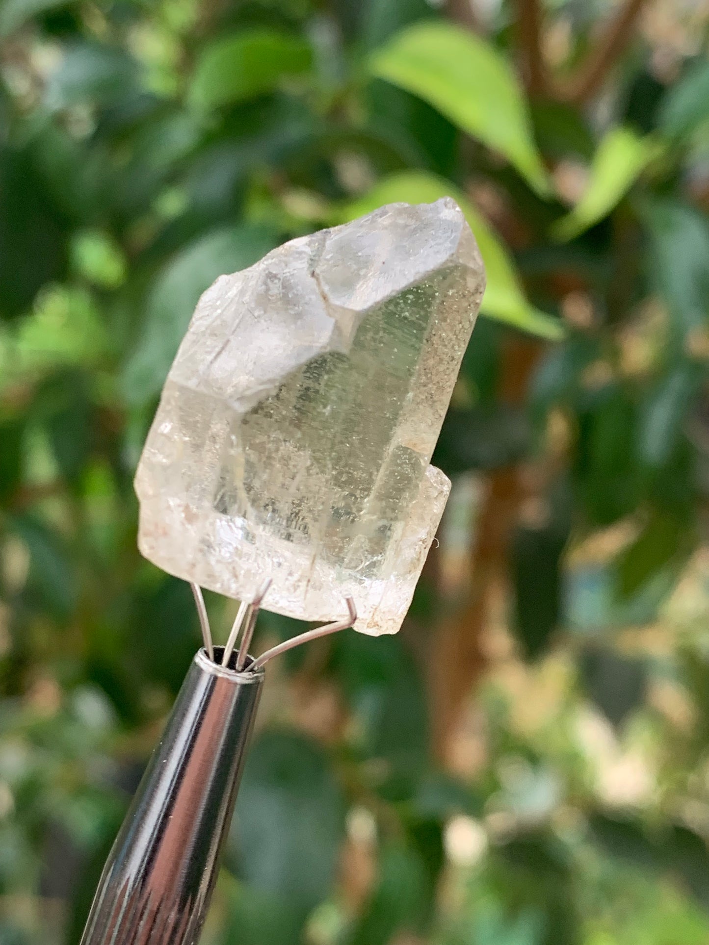 Cristal de Roche – Cristaux naturels jumelés – ± 27 mm de haut × 22 × 10 – 8 gr. !