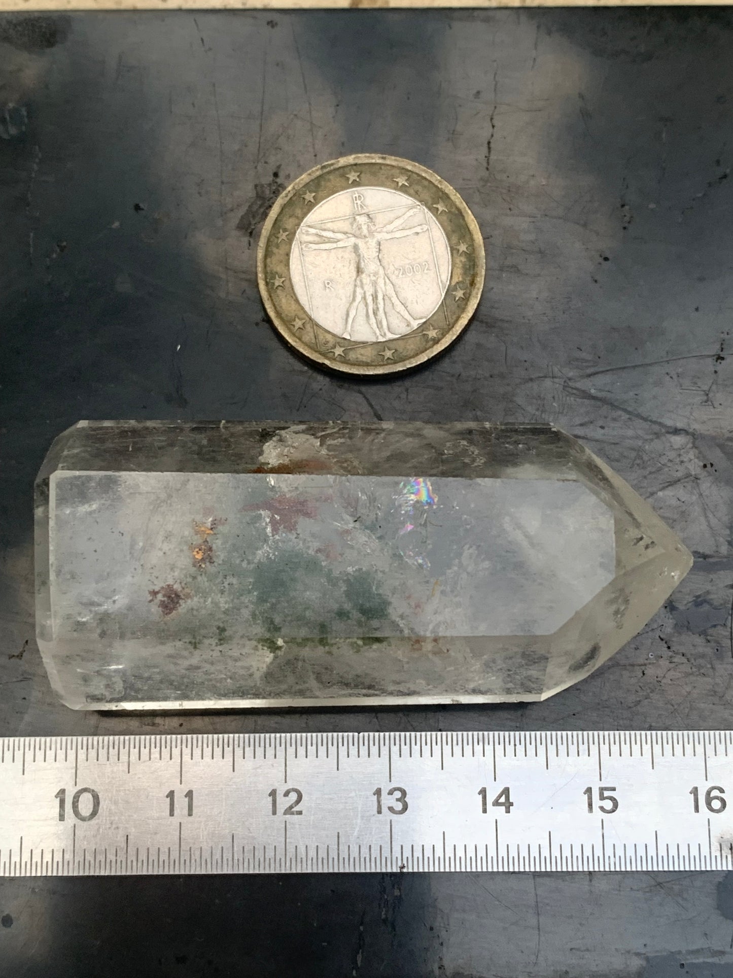 Cristal de Roche/ Quartz Lodolite – Pointe laser naturelle à inclusions de chlorite - ± 60 mm (H) × 27 × 20 - 54,4 gr. !