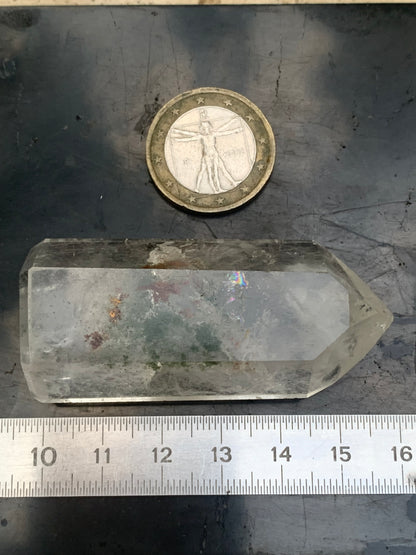 Cristal de Roche/ Quartz Lodolite – Pointe laser naturelle à inclusions de chlorite - ± 60 mm (H) × 27 × 20 - 54,4 gr. !
