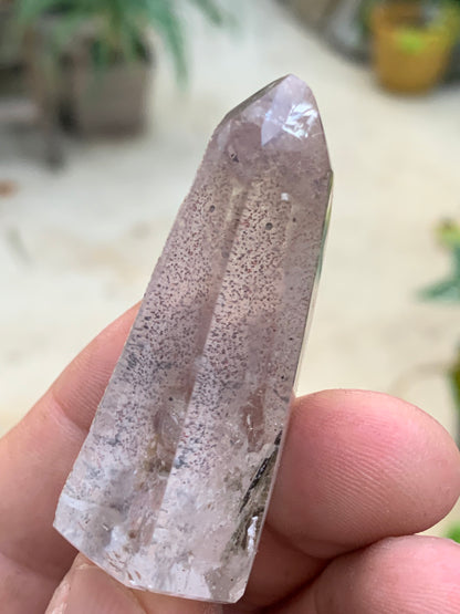 Cristal de Roche avec inclusion d’un Cristal d’Améthyste – Pointe laser naturelle - ± 52 mm (H) × 25 × 21 mm – 37,8 g !