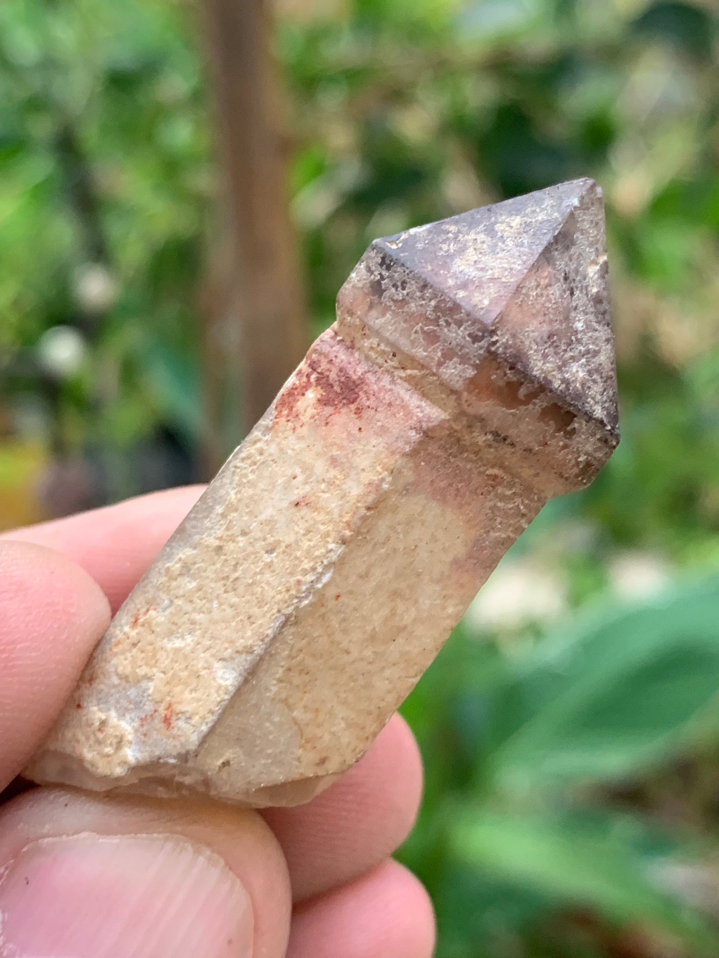 Cristal de Roche / Quartz Sceptre – Pointe laser naturelle - ± 50 mm (H) × 21 × 19 mm – 23 g !