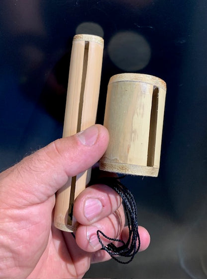 Double bamboo bullroarer/Rhombe, produces an astonishingly realistic bird chirp - 19 x 3.5 cm