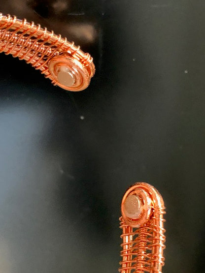 Bracelet magnétique en cuivre avec perles 7 chakras et aimants fixés aux deux extrémités - 7 x 6 cm/ 20gr.