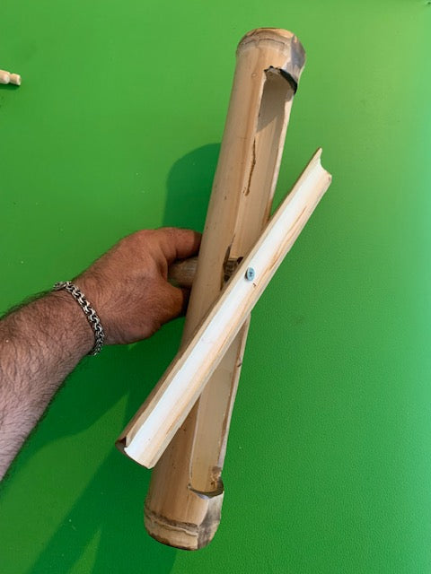 Support fait en bambou à 99%, pieds et branches pliables, tronc démontable. Parfait pour les carillons Koshi, Zaphir ou Tingsha… ± 50 cm