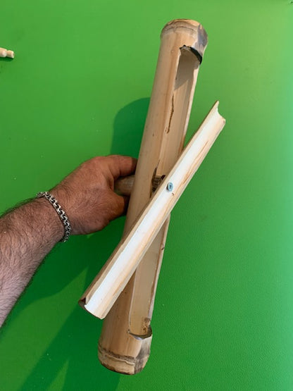 Support fait en bambou à 99%, pieds et branches pliables, tronc démontable. Parfait pour les carillons Koshi, Zaphir ou Tingsha… ± 50 cm