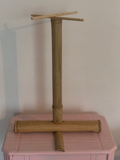 Support fait en bambou à 99%, pieds et branches pliables, tronc démontable. Parfait pour les carillons Koshi, Zaphir ou Tingsha… ± 50 cm