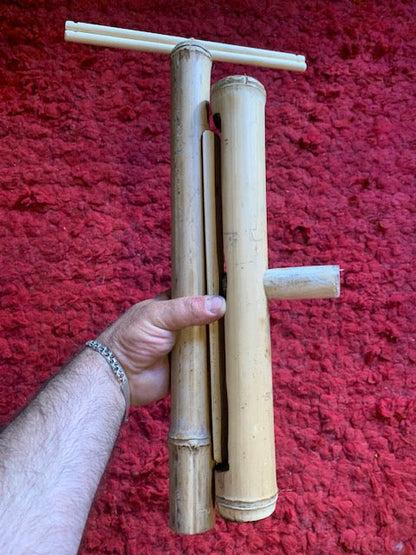 Support fait en bambou à 99%, pieds et branches pliables, tronc démontable. Parfait pour les carillons Koshi, Zaphir ou Tingsha… ± 50 cm