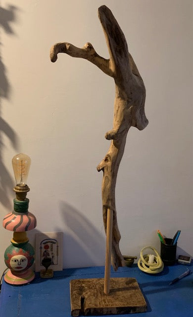 Sculpture en bois flotté de Loire : 'Tête de Cerf' - 94 cm de hauteur × 33 × 33 - Création Zen Curiosity
