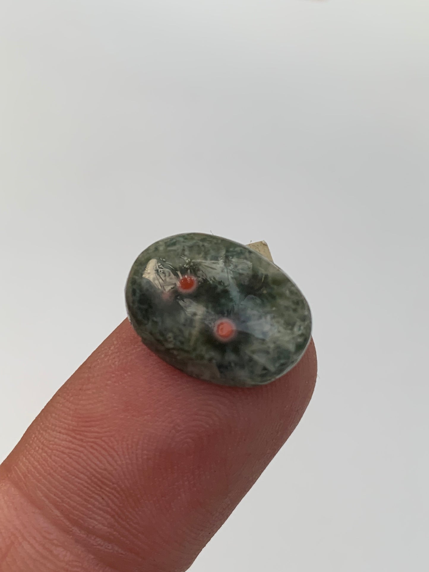 Rubis Fuchsite, cabochons au choix de 2,1 à 13,2 grammes. Taille de 17 à 48 mm. Parfait en collection, bijouterie, exposition...