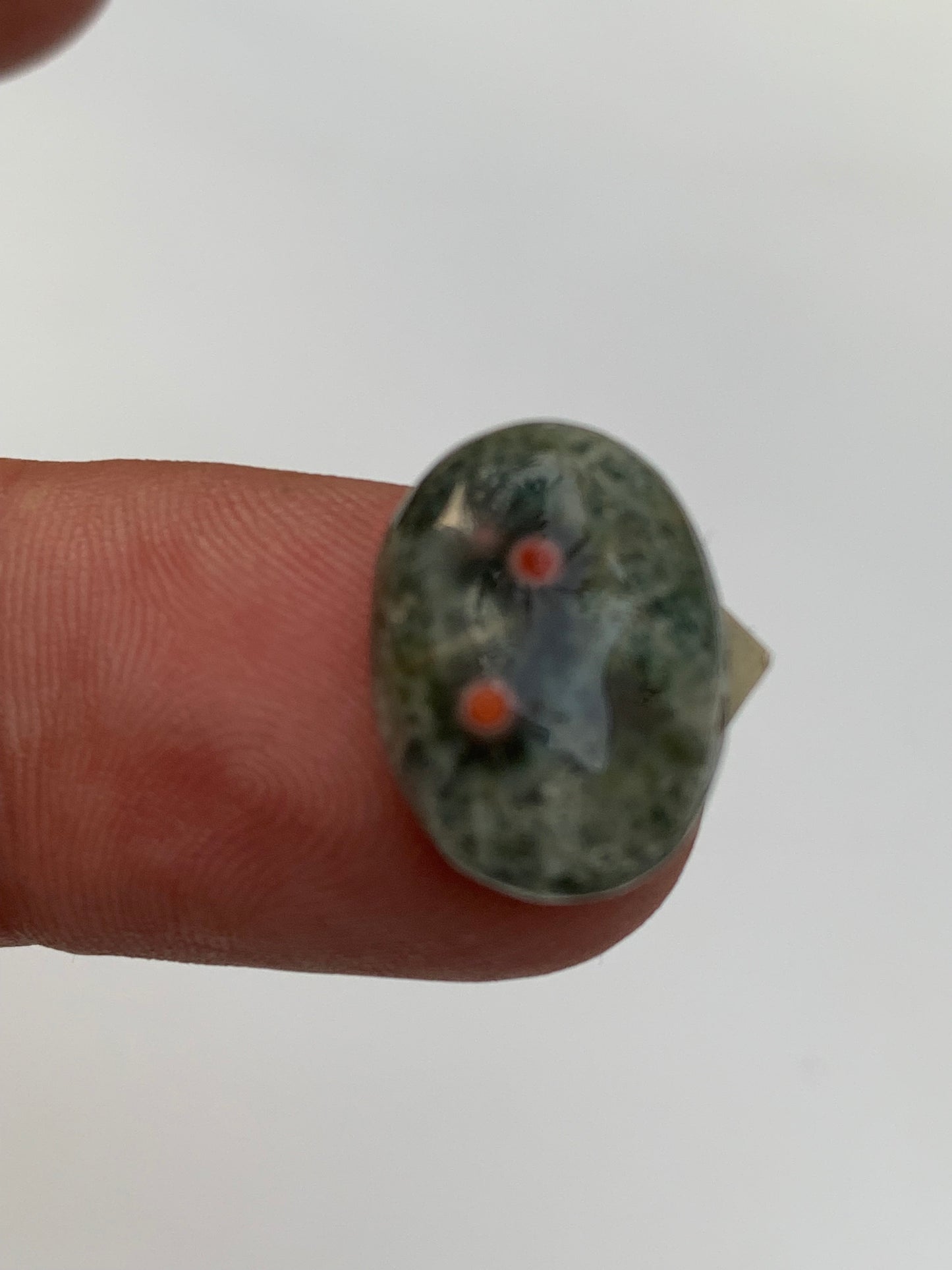 Rubis Fuchsite, cabochons au choix de 2,1 à 13,2 grammes. Taille de 17 à 48 mm. Parfait en collection, bijouterie, exposition...