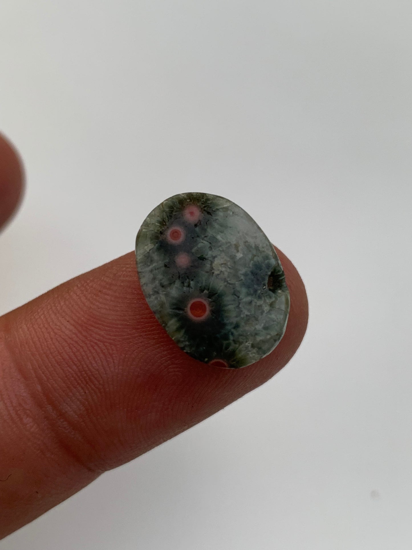 Rubis Fuchsite, cabochons au choix de 2,1 à 13,2 grammes. Taille de 17 à 48 mm. Parfait en collection, bijouterie, exposition...