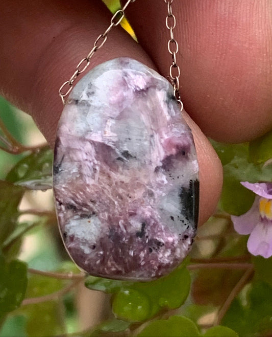 Charoïte, pendentif en Argent 925 de 25 mm x 16 x 10 Vendu avec cordon noir réglable