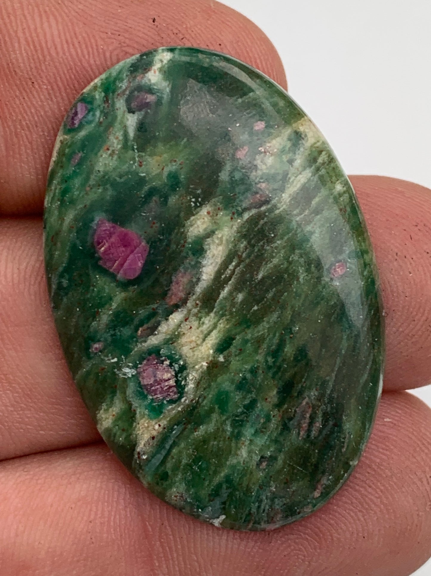 Rubis Fuchsite, cabochons au choix de 7,2 à 14,3 gr. - 37 à 42 mm. Parfait en collection, bijouterie, exposition...
