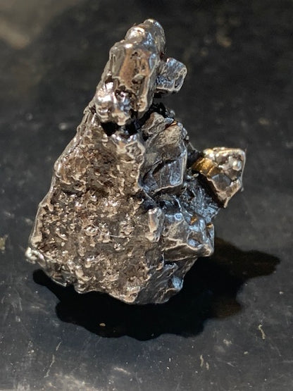 Météorite Campo Del Cielo d'Argentine de 31 x 25 x 22 mm - 32,9 gr. Très belle qualité, morceau entier et compact !