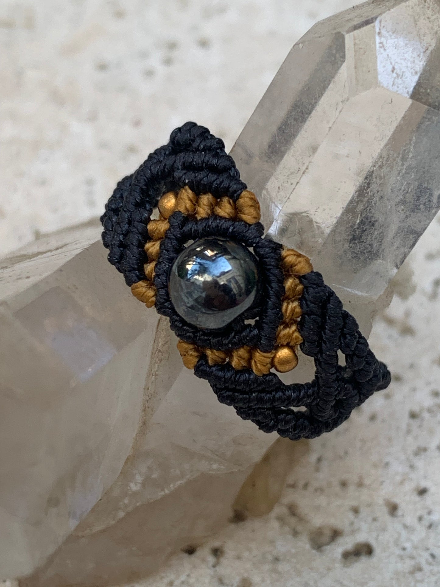 🧵 Bague fait main en coton résistant et perles AAA – Taille au choix, finitions soignées et sur mesure !