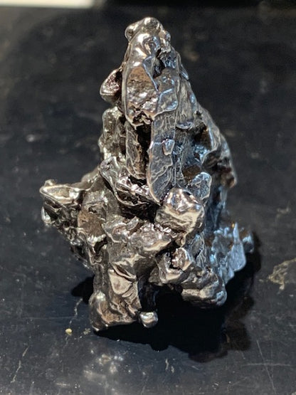 Météorite Campo Del Cielo d'Argentine de 31 x 25 x 22 mm - 32,9 gr. Très belle qualité, morceau entier et compact !