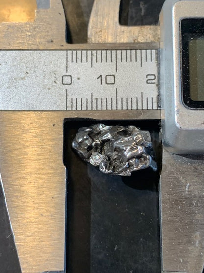 Météorite Campo Del Cielo d'Argentine de 19 x 11 x 10 mm - 5,6 gr.