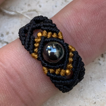 🧵 Bague fait main en coton résistant et perles AAA – Taille au choix, finitions soignées et sur mesure !