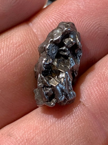 Météorite Campo Del Cielo d'Argentine de 19 x 11 x 10 mm - 5,6 gr.