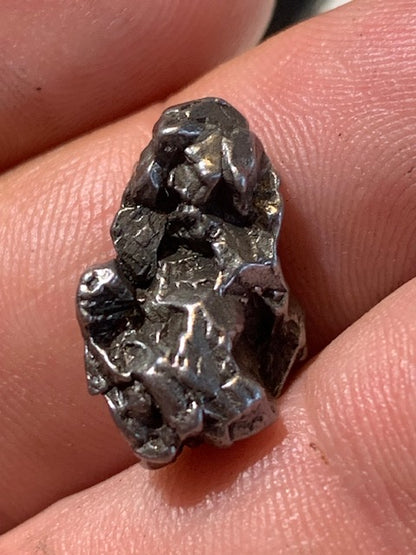 Météorite Campo Del Cielo d'Argentine de 19 x 11 x 10 mm - 5,6 gr.