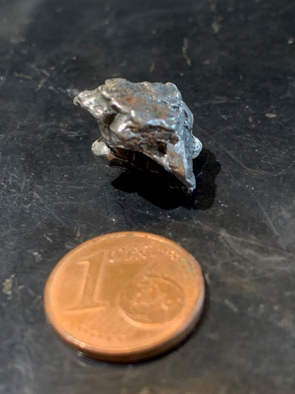 Météorite Campo Del Cielo d'Argentine de 18 x 15 x 12 mm - 6,6 gr.
