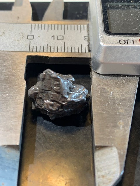 Météorite Campo Del Cielo d'Argentine de 18 x 15 x 12 mm - 6,6 gr.