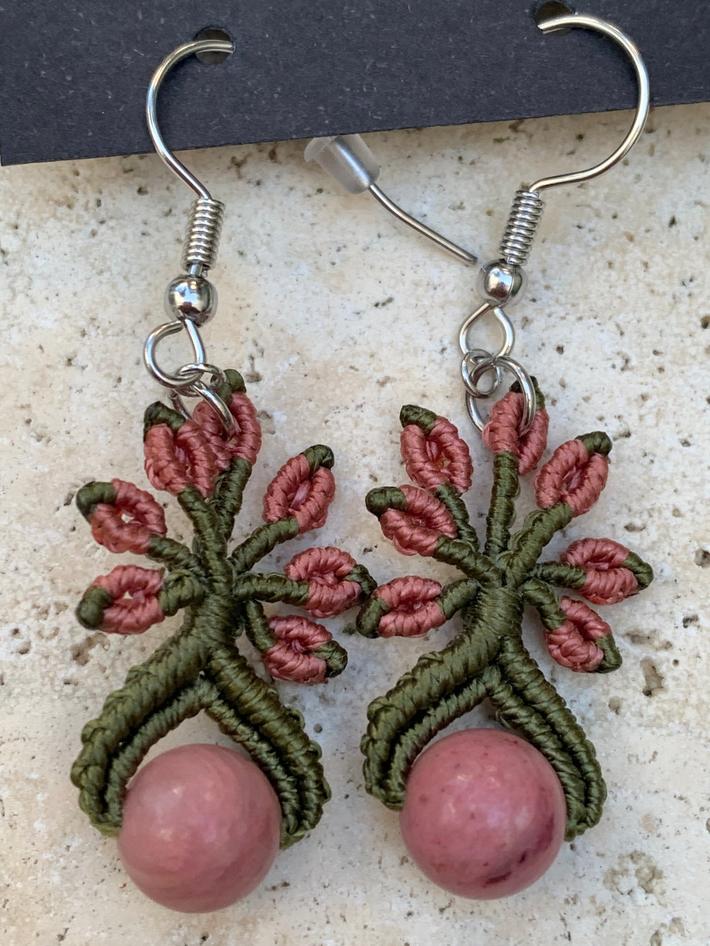 🧵 Boucles d’oreilles, superbes créations tissées à la main avec perle en pierre semi-précieuse – Choisissez votre perle et recevez une création sur mesure ! Fait par Créatipik (Fr°)
