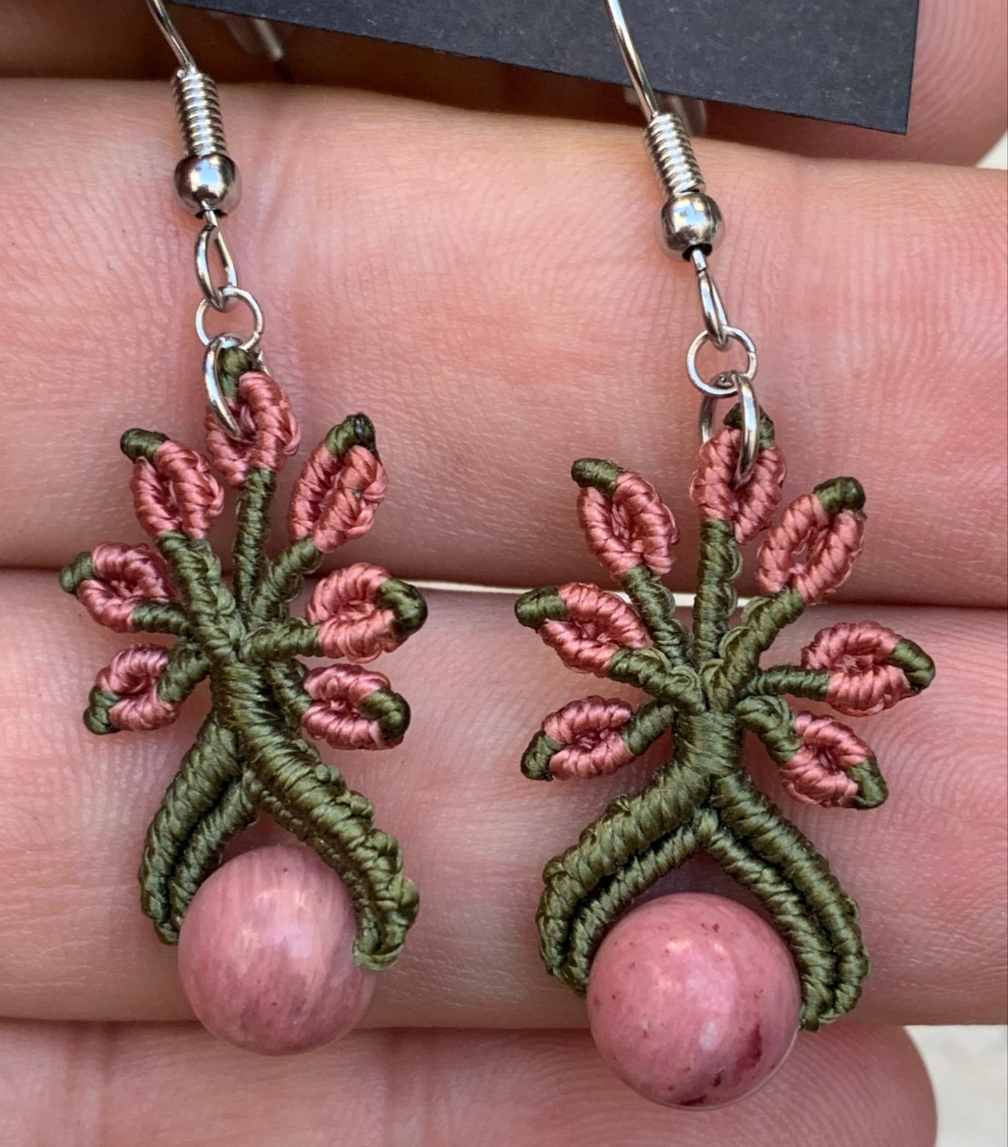 🧵 Boucles d’oreilles, superbes créations tissées à la main avec perle en pierre semi-précieuse – Choisissez votre perle et recevez une création sur mesure ! Fait par Créatipik (Fr°)