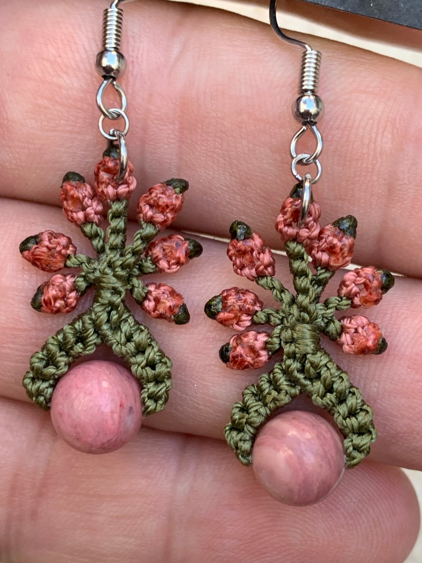 🧵 Boucles d’oreilles, superbes créations tissées à la main avec perle en pierre semi-précieuse – Choisissez votre perle et recevez une création sur mesure ! Fait par Créatipik (Fr°)