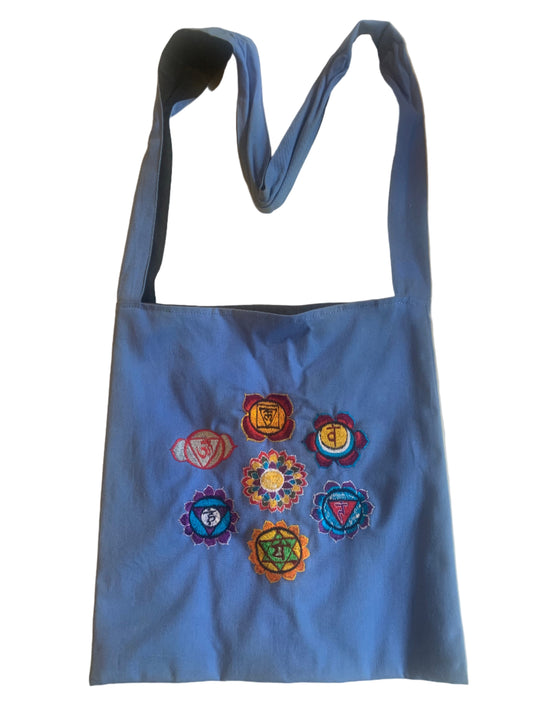 Sac de moine/Lama bleu avec symbole des 7 chakras et bandoulière. Pratique, léger et spirituel ! 40 x 36 x 86 cm
