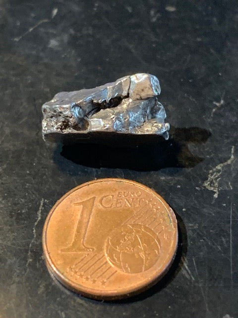 Météorite Campo Del Cielo d'Argentine de 16 x 11 x 8 mm - 4,8 gr.