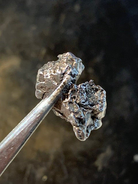Météorite Campo Del Cielo d'Argentine de 16 x 11 x 8 mm - 4,8 gr.