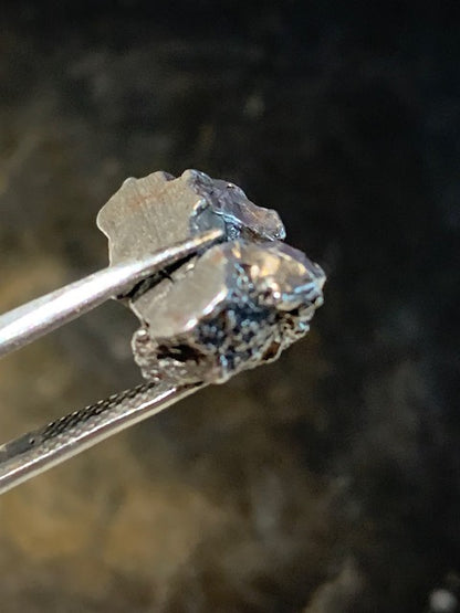 Météorite Campo Del Cielo d'Argentine de 16 x 11 x 8 mm - 4,8 gr.
