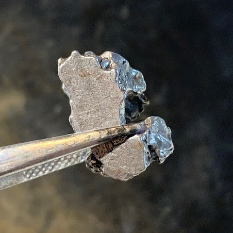 Météorite Campo Del Cielo d'Argentine de 16 x 11 x 8 mm - 4,8 gr.