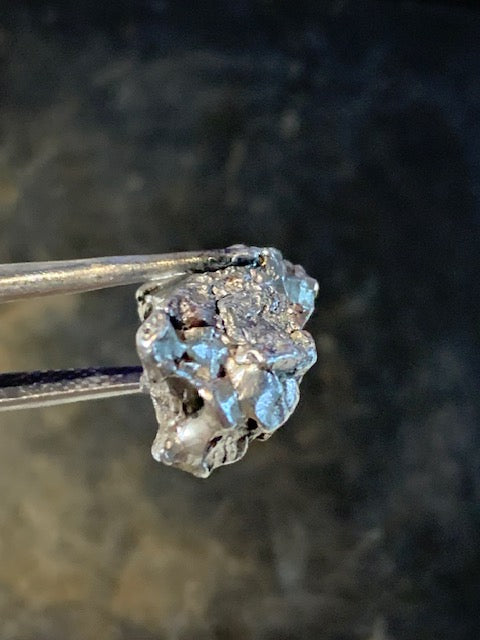 Météorite Campo Del Cielo d'Argentine de 16 x 11 x 8 mm - 4,8 gr.