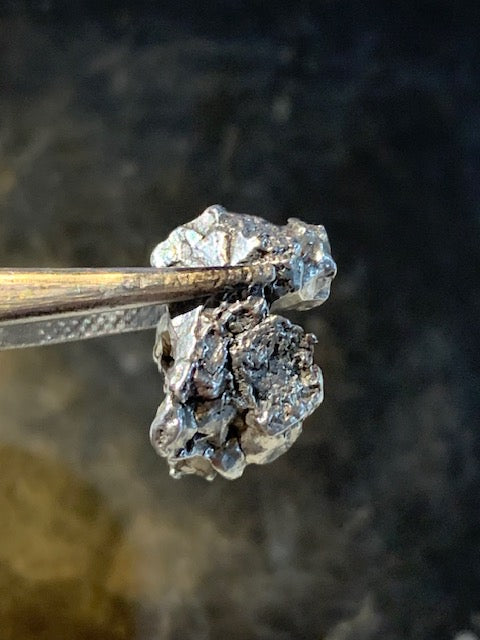 Météorite Campo Del Cielo d'Argentine de 16 x 11 x 8 mm - 4,8 gr.