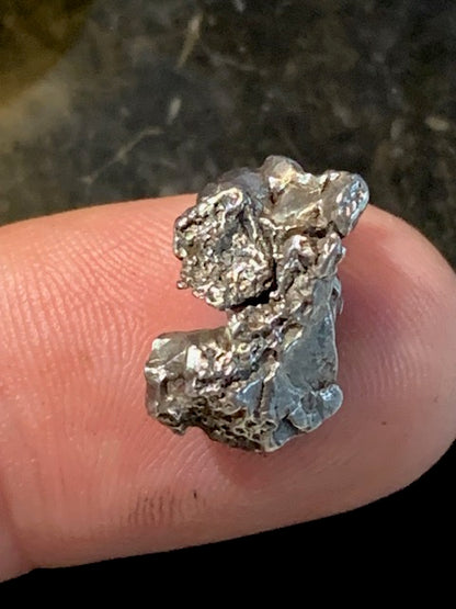 Météorite Campo Del Cielo d'Argentine de 16 x 11 x 8 mm - 4,8 gr.