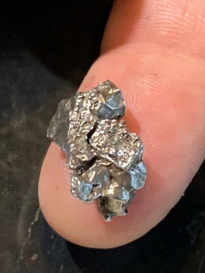 Météorite Campo Del Cielo d'Argentine de 16 x 11 x 8 mm - 4,8 gr.